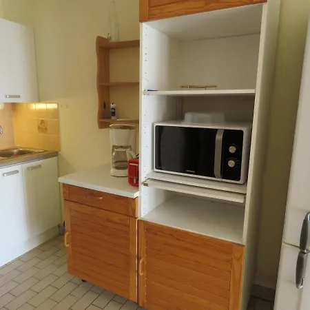 T2 De 40m² En Front De Avec Loggia, Terrasse Et Parking Prive - - Fr-1-472-127 * Sete